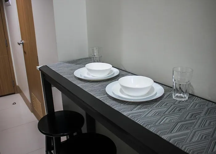 42 Luxury Pool-view 1br At Shore3 * Manila