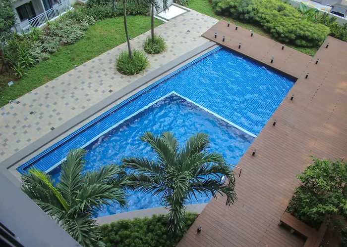 42 Luxury Pool-view 1br At Shore3 Apartahotel Manila