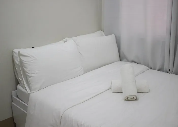 42 Luxury Pool-view 1br At Shore3 Apartahotel Manila