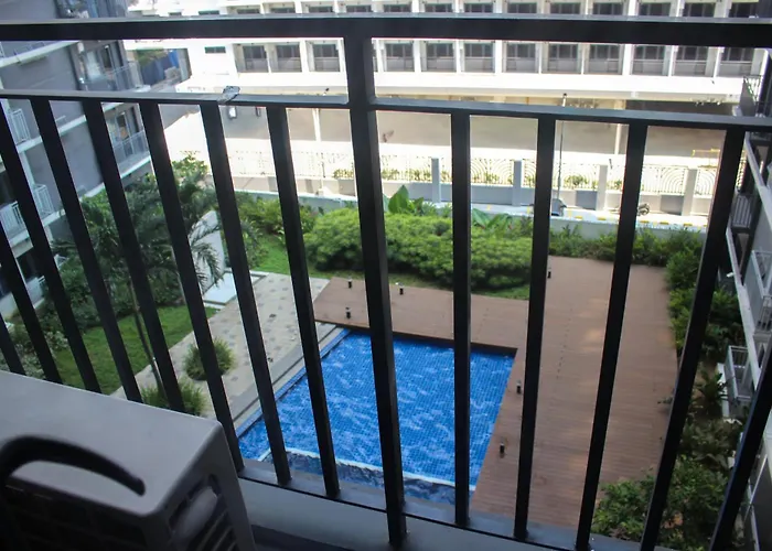 42 Luxury Pool-view 1br At Shore3 * Manila