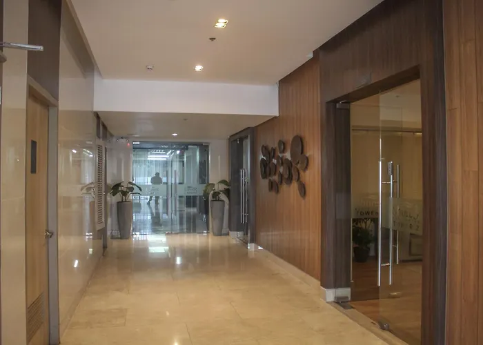 42 Luxury Pool-view 1br At Shore3 Apartahotel Manila